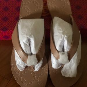 Tory burch monroe sandals